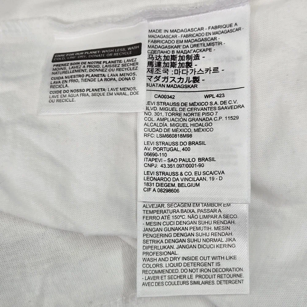 Levi's Women Shirt 3X White Graphic Logo‎ Short Sleeve